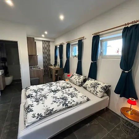 منزل للإقامة Privates Mit Parkplatz, Bad & Kueche Separater Eingang