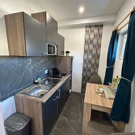 Privates Mit Parkplatz, Bad & Kueche Separater Eingang オイスキルヒェン