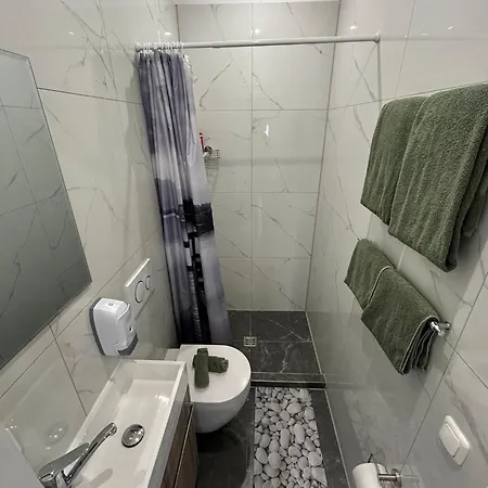 منزل للإقامة Privates Mit Parkplatz, Bad & Kueche Separater Eingang *