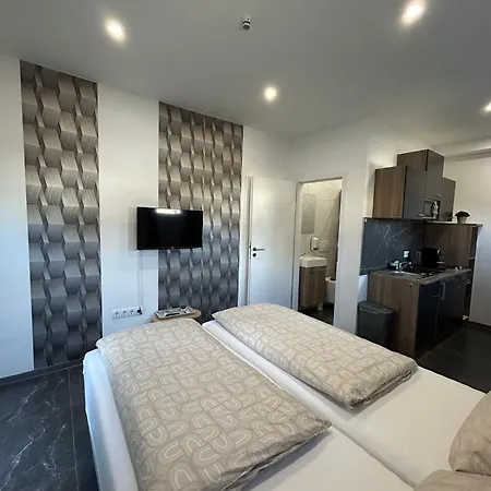 Privates Mit Parkplatz, Bad & Kueche Separater Eingang