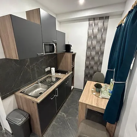 Privates Mit Parkplatz, Bad & Kueche Separater Eingang منزل للإقامة بالسور