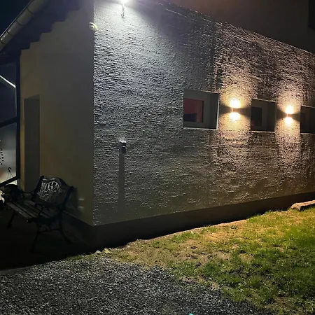 منزل للإقامة Privates Mit Parkplatz, Bad & Kueche Separater Eingang