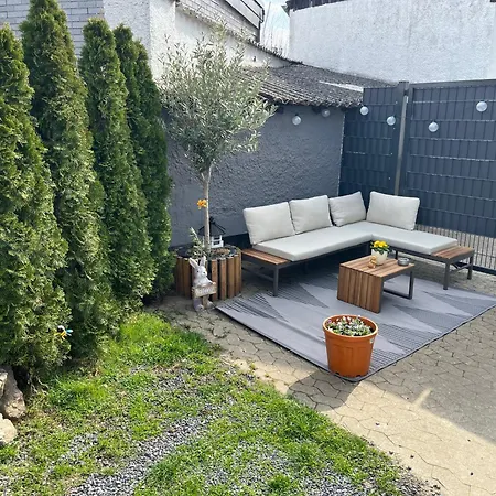 Privates Mit Parkplatz Nac Euskirchen