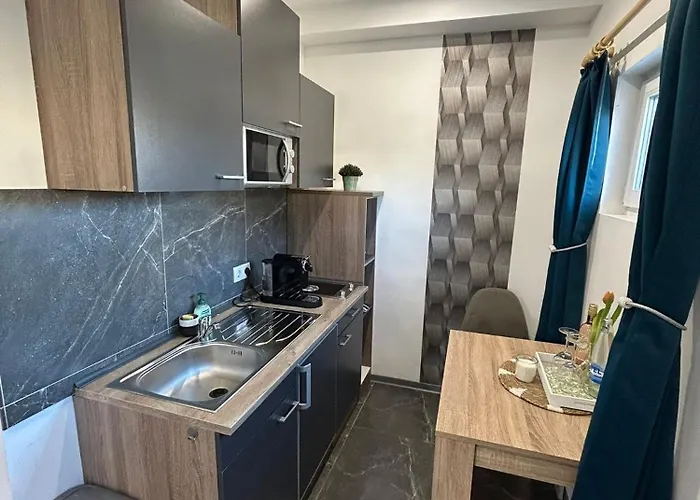 Privates Mit Parkplatz, Bad & Kueche Separater Eingang オイスキルヒェン