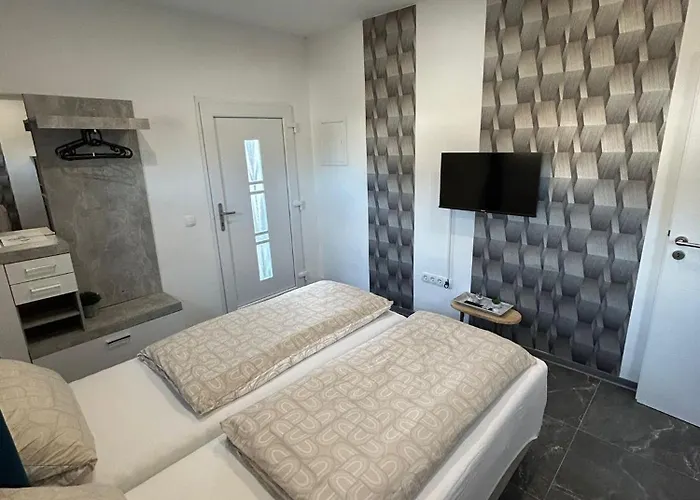 Privates Mit Parkplatz, Bad & Kueche Separater Eingang オイスキルヒェン