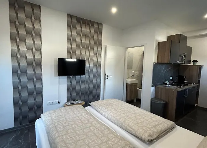 Privates Mit Parkplatz, Bad & Kueche Separater Eingang