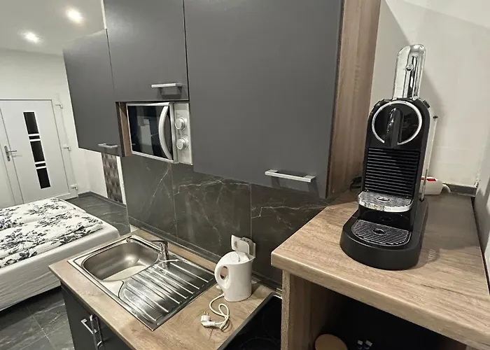 Privates Mit Parkplatz, Bad & Kueche Separater Eingang オイスキルヒェン