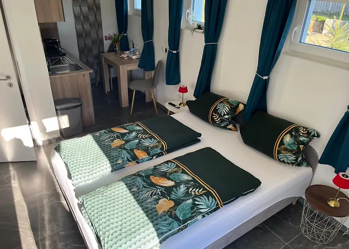 Privates Mit Parkplatz Nac Homestay *