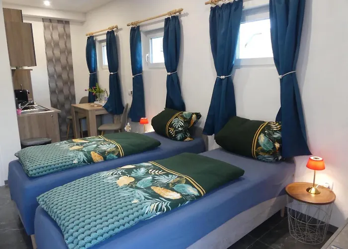 Privates Mit Parkplatz Nac Homestay